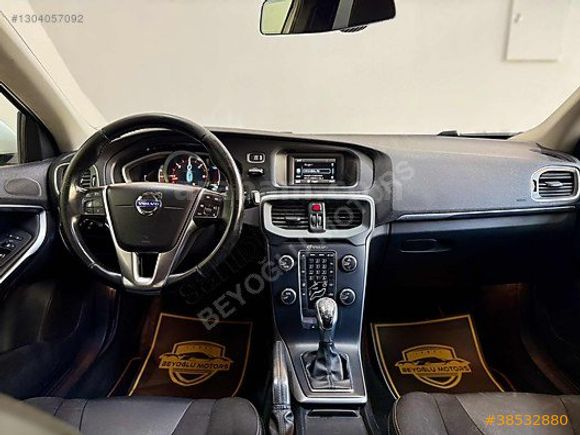 BEYOĞLU MOTORS'DAN HATASIZ VOLVO V40 1.6 D ADVANCE