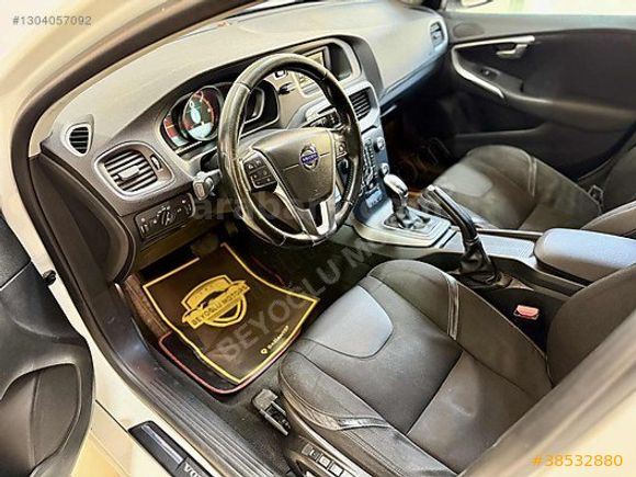 BEYOĞLU MOTORS'DAN HATASIZ VOLVO V40 1.6 D ADVANCE