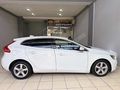 BEYOĞLU MOTORS'DAN HATASIZ VOLVO V40 1.6 D ADVANCE