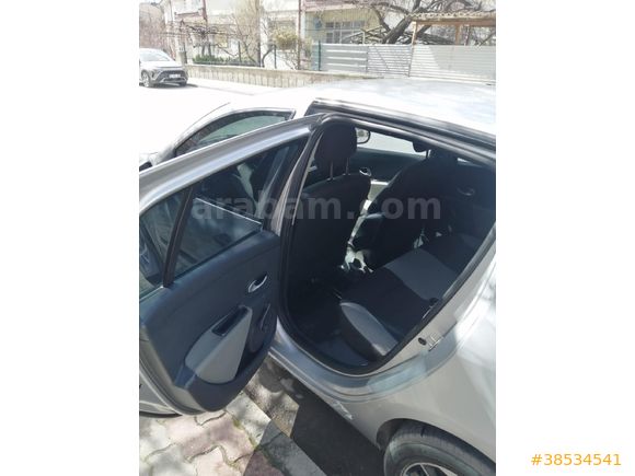 Sahibinden Renault Clio 1.5 dCi Authentique Edition 2012 Model