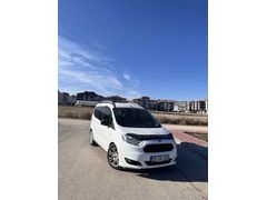 Sahibinden Ford Tourneo Courier 1.6 TDCi Titanium Plus 2015 Model eksperi son fotoğrafta vardır 