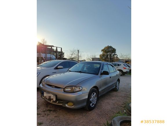 Sahibinden Hyundai Accent 1.5 GLS 1999 Model  268.000 km Gri (Gümüş)