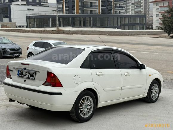 Sahibinden Ford Focus 1.6 Ghia 2002 Model