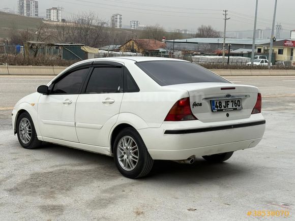 Sahibinden Ford Focus 1.6 Ghia 2002 Model