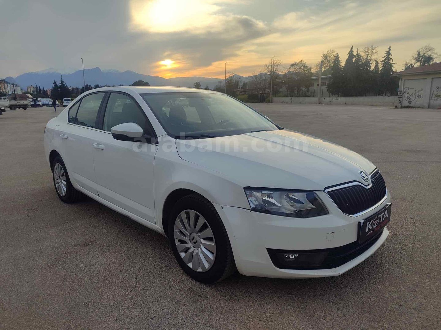 KOTA MOTORS / SKODA OCTAVIA 1.2 TSI AMBITION