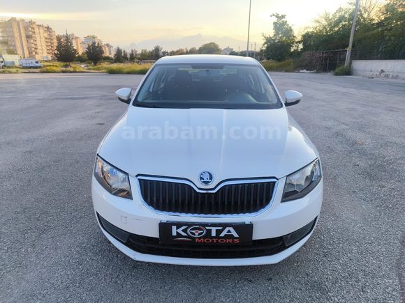 KOTA MOTORS / SKODA OCTAVIA 1.2 TSI AMBITION