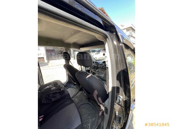 Sahibinden Renault Kangoo Multix 1.5 dCi Privilege Chromeline 2010 Model 
