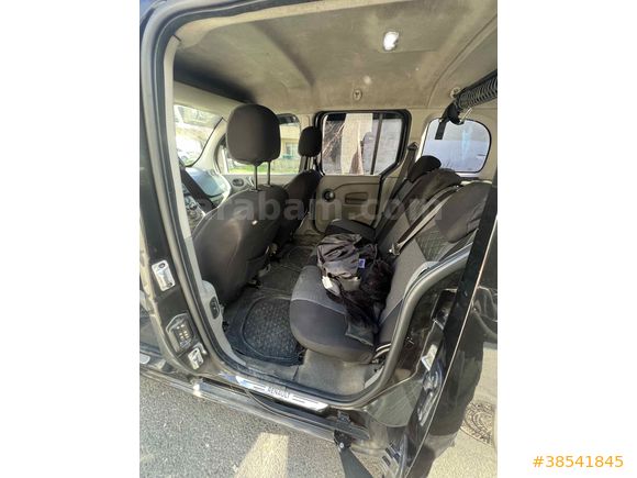 Sahibinden Renault Kangoo Multix 1.5 dCi Privilege Chromeline 2010 Model 
