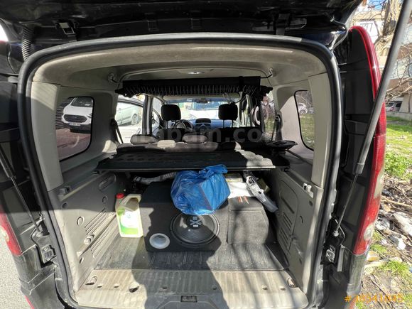 Sahibinden Renault Kangoo Multix 1.5 dCi Privilege Chromeline 2010 Model 