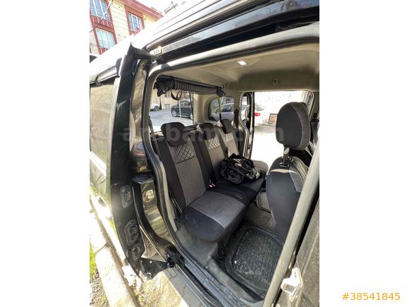 Sahibinden Renault Kangoo Multix 1.5 dCi Privilege Chromeline 2010 Model 