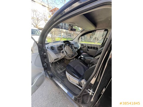 Sahibinden Renault Kangoo Multix 1.5 dCi Privilege Chromeline 2010 Model 