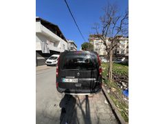 Sahibinden Renault Kangoo Multix 1.5 dCi Privilege Chromeline 2010 Model 