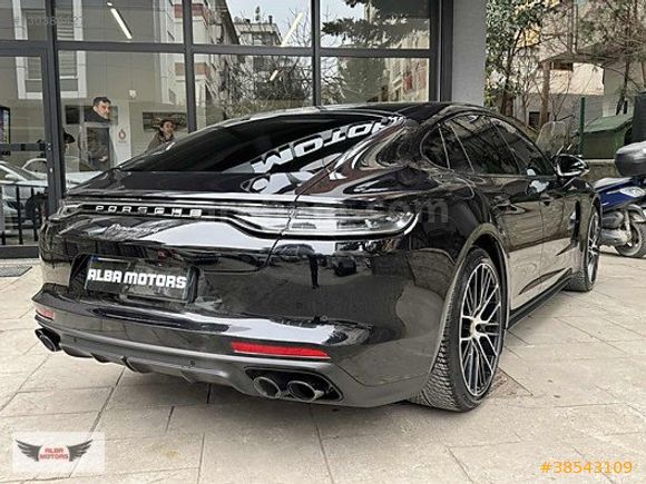 2023 BOYASIZ BAYİ ÇIKIŞLI VE BAKIMLI PANAMERA4 PLATİNUM EDİTİON