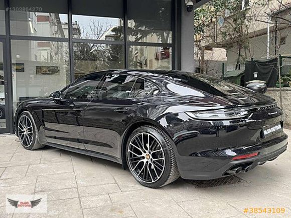 2023 BOYASIZ BAYİ ÇIKIŞLI VE BAKIMLI PANAMERA4 PLATİNUM EDİTİON