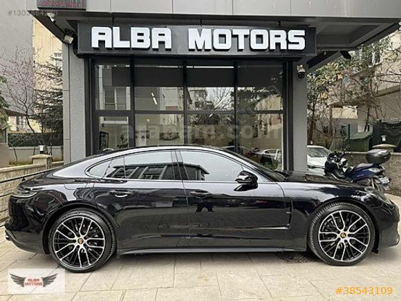 2023 BOYASIZ BAYİ ÇIKIŞLI VE BAKIMLI PANAMERA4 PLATİNUM EDİTİON