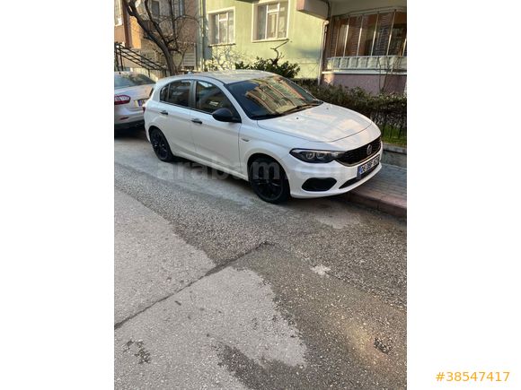 Sahibinden temiz değişensiz aile aracı  