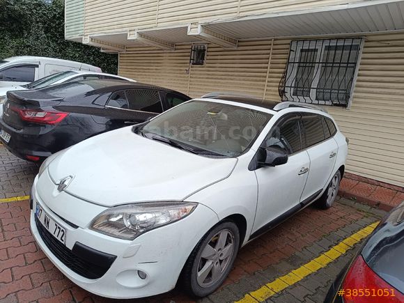 Sahibinden Renault Megane 1.5 dCi Sport Tourer Privilege 2011 Model  207.000 km Beyaz