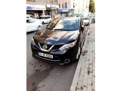 DEGİŞENSİZ Nissan Qashqai 1.5 dCi Black Edition 2014 Model  110.000 orjinal km Siyah