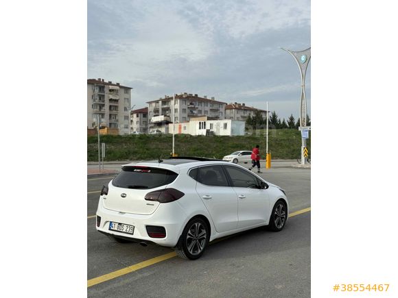 Galeriden Kia Ceed 1.6 CRDi Concept Plus 2015 Model Kocaeli