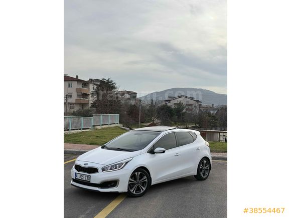 Galeriden Kia Ceed 1.6 CRDi Concept Plus 2015 Model Kocaeli