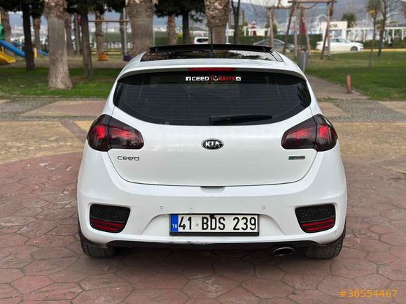 Galeriden Kia Ceed 1.6 CRDi Concept Plus 2015 Model Kocaeli