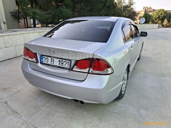 Sahibinden Honda Civic 1.6i VTEC Dream 2010 Model