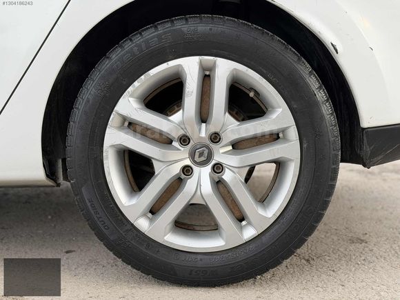 TUĞSEM AUTO'DAN HATASIZ AYARINDA TEMİZ 2017 MODEL RENAULT CLİO