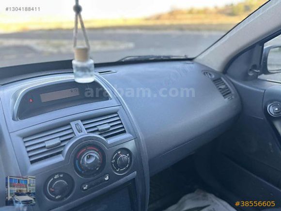 GÜVENDEN 2009 MODEL 1.5DCI RENAULT MEGANE OTOMATİK VİTES