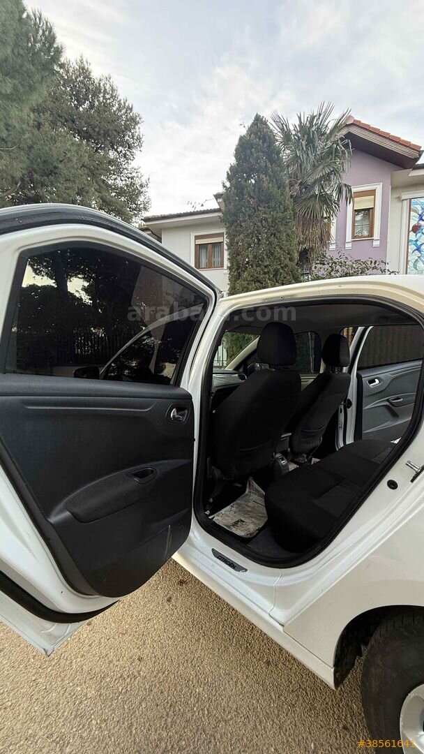 Sahibinden Citroen C-Elysée 1.6 HDi Confort 2013 Model İstanbul 227.000 km Beyaz 5