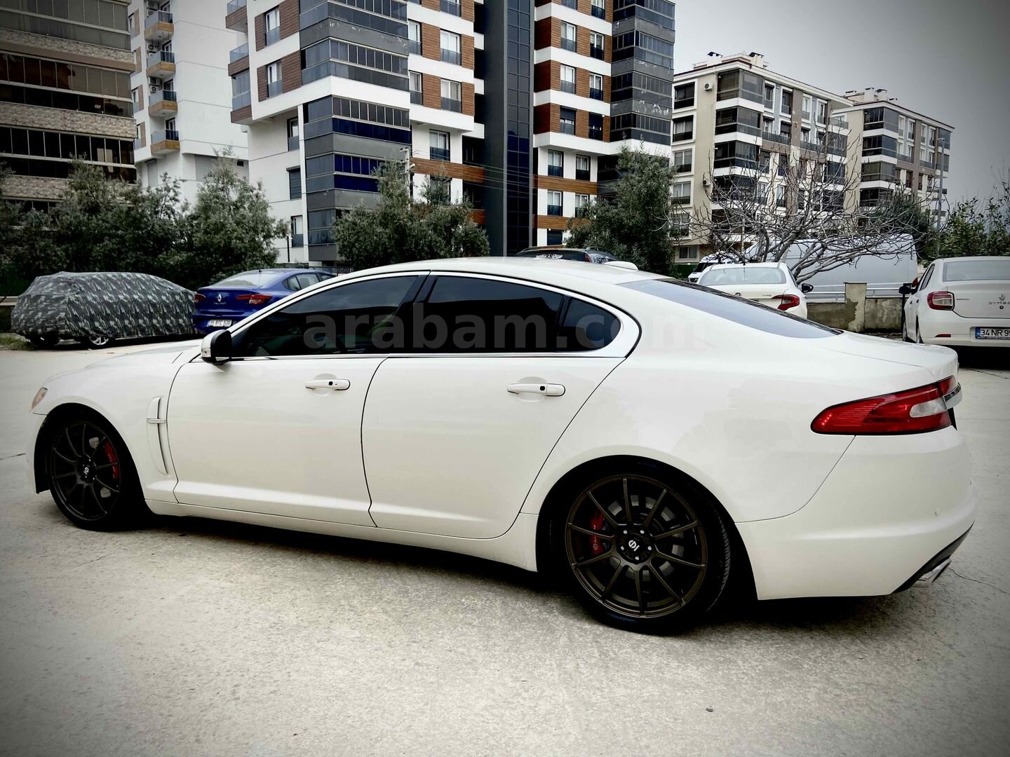 Sahibinden Jaguar XF 3.0 Premium Luxury 2008 Model İzmir 390.000 km Beyaz 1