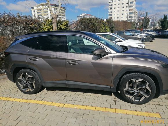2023 TUCSON ELITE PLUS 44.000 KM HATASIZ BOYASIZ ACİL TEMİZ SAHİBİNDEN