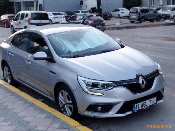 Sahibinden Renault Megane 1.3 Tce Joy 2020 Model  84.000 km manuel vites  Gri (titanyum) kitapçığı ve yedek anahtarı mevcut.
