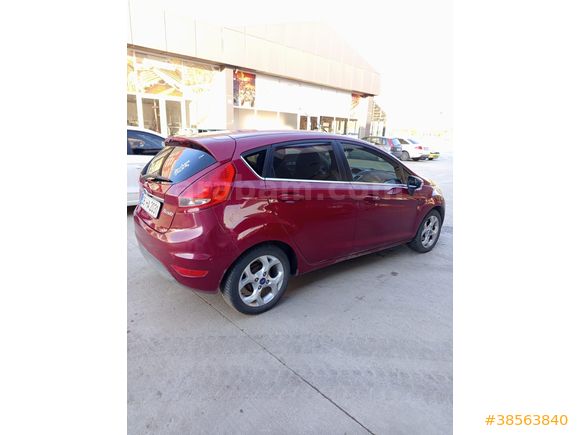 Ford Fiesta 1.4 Titanium 2011 Model  214.000 km