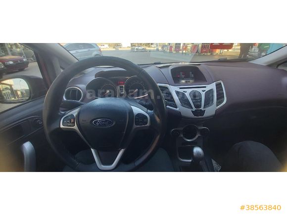 Ford Fiesta 1.4 Titanium 2011 Model  214.000 km