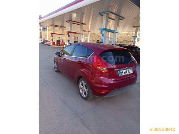 Ford Fiesta 1.4 Titanium 2011 Model  214.000 km