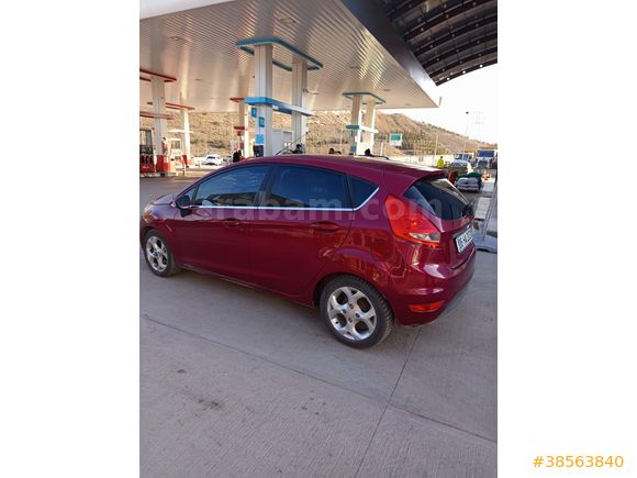 Ford Fiesta 1.4 Titanium 2011 Model  214.000 km