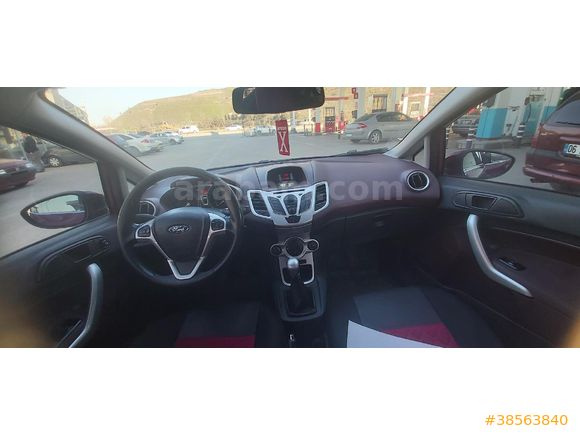 Ford Fiesta 1.4 Titanium 2011 Model  214.000 km