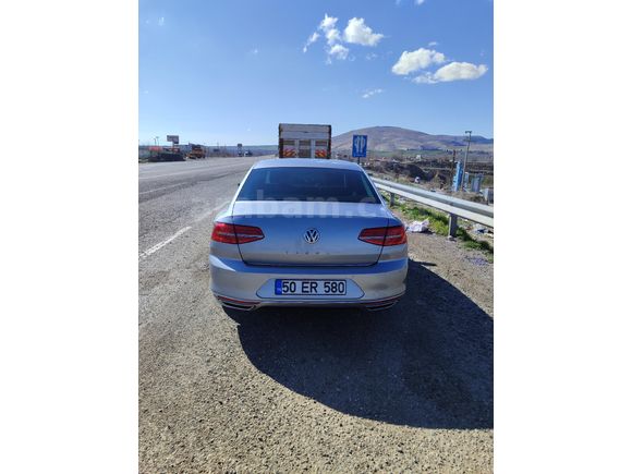 Sahibinden Volkswagen Passat 1.6 TDi BlueMotion R Line 2018 Model tramersiz hatasız