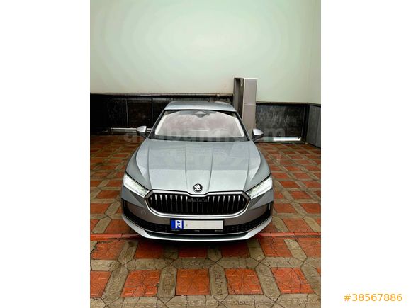 L&K İMZALI SERİ SIFIR GİBİ Sahibinden Skoda SuperB 1.5 TSI  SKODA SUPERB LAURİN&KLEMENT CRYSTAL 
HATASIZ İMZALI SERİ 2025 4. Ay çıkışlı 2025 Model 
