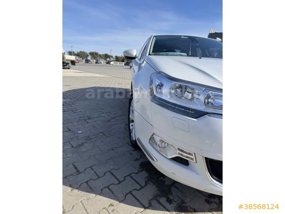 Sahibinden Citroen C5 1.6 e-HDi Dynamique 2011 Model  236000 km sedefli beyaz renk muayene sıfır 