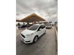Sahibinden 2017 model / 110 bin km.Ford Tourneo Courier 1.6 TDCi Titanium