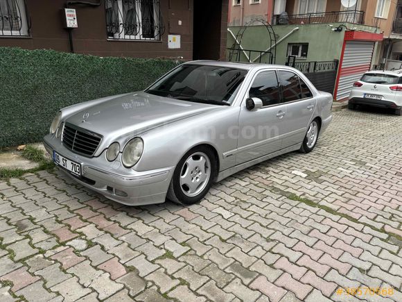 Sahibinden Mercedes - Benz E 200 kırmızı motor 163 lük Kompressor  Avantgarde 2001 Model   Gri (Gümüş)