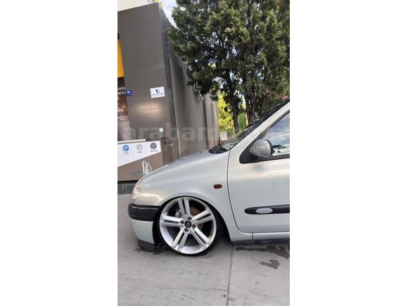 Sahibinden Renault Clio 1.4 RXT 2001 Model 