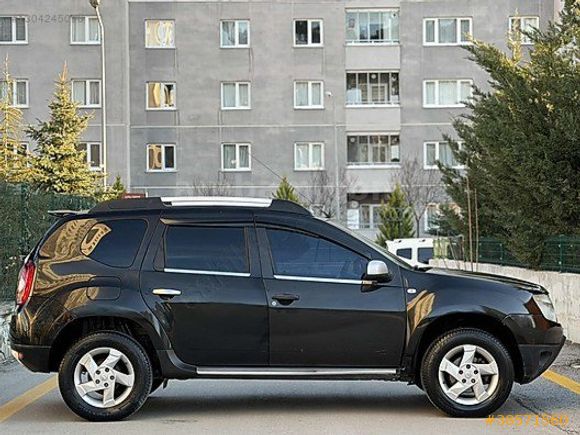 DUSTER 1.5 DCI 4X2 LAUREATE DEĞİŞENSİZ TEMİZ EMSALSİZ