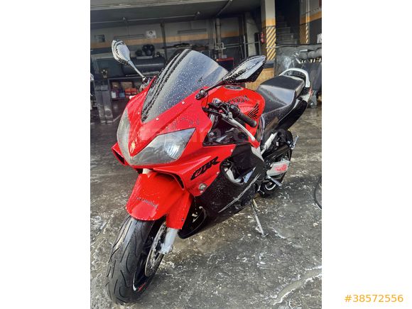 ustasından 1000 cc racing takaslı  Honda CBR 600 F 