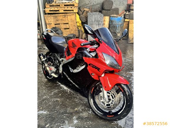 ustasından 1000 cc racing takaslı  Honda CBR 600 F 