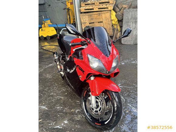 ustasından 1000 cc racing takaslı  Honda CBR 600 F 