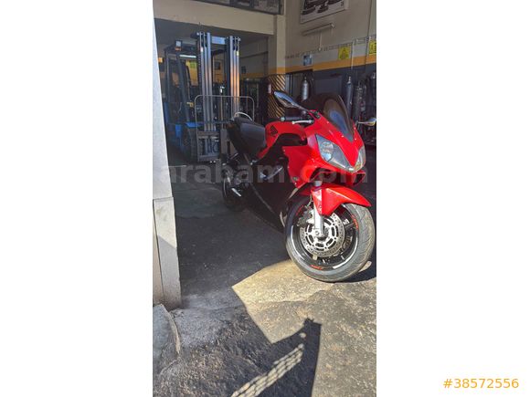 ustasından 1000 cc racing takaslı  Honda CBR 600 F 
