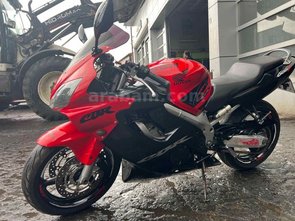 ustasından 1000 cc racing takaslı  Honda CBR 600 F 