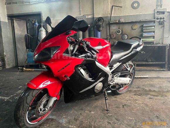 ustasından 1000 cc racing takaslı  Honda CBR 600 F 